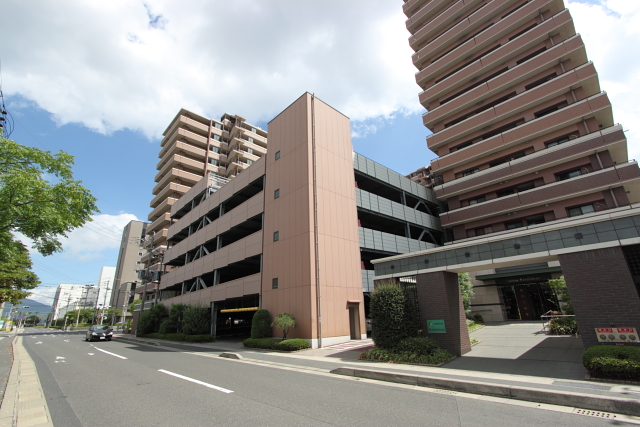 アプローズ県庁前
